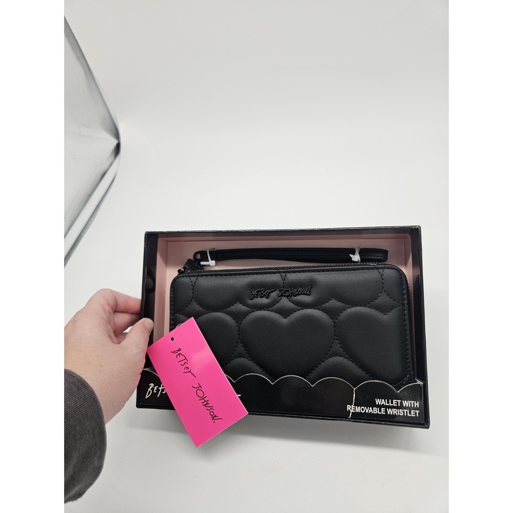 Betsey Johnson Black Heart Quilted Wristlet Clip-On NWT in Box